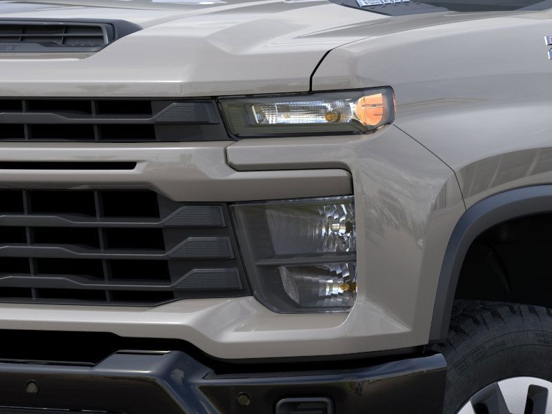 Chevrolet Silverado 2500HD Vehicle Full-screen Gallery Image 10
