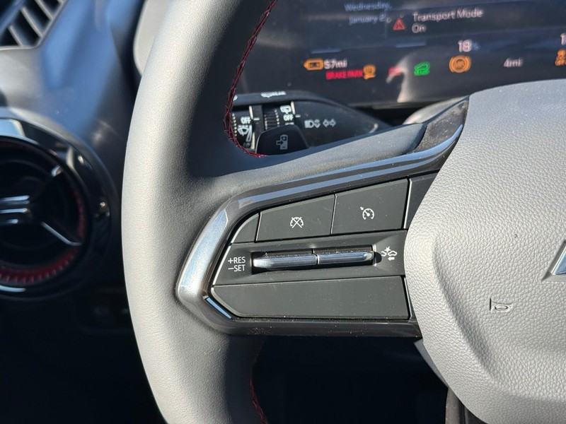 Chevrolet Equinox EV Vehicle Full-screen Gallery Image 11