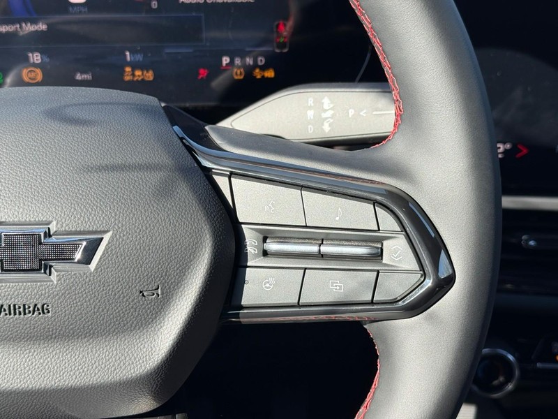 Chevrolet Equinox EV Vehicle Full-screen Gallery Image 12