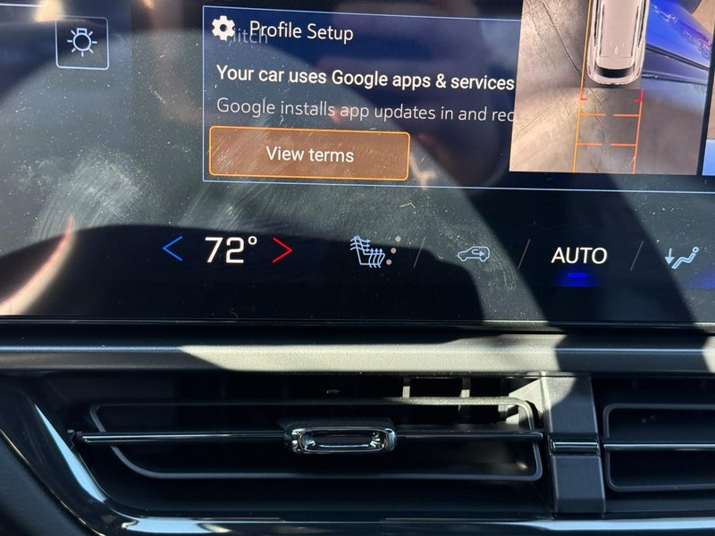 Chevrolet Equinox EV Vehicle Full-screen Gallery Image 13