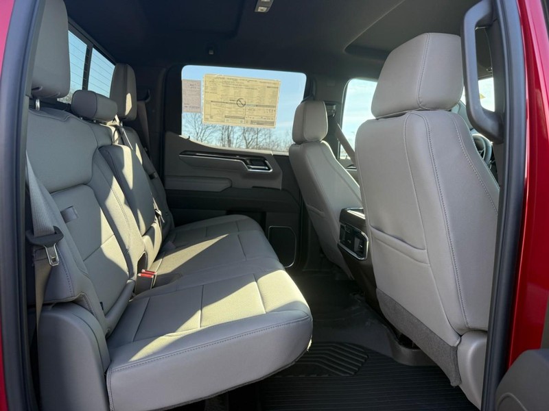 Chevrolet Silverado 1500 Vehicle Full-screen Gallery Image 6