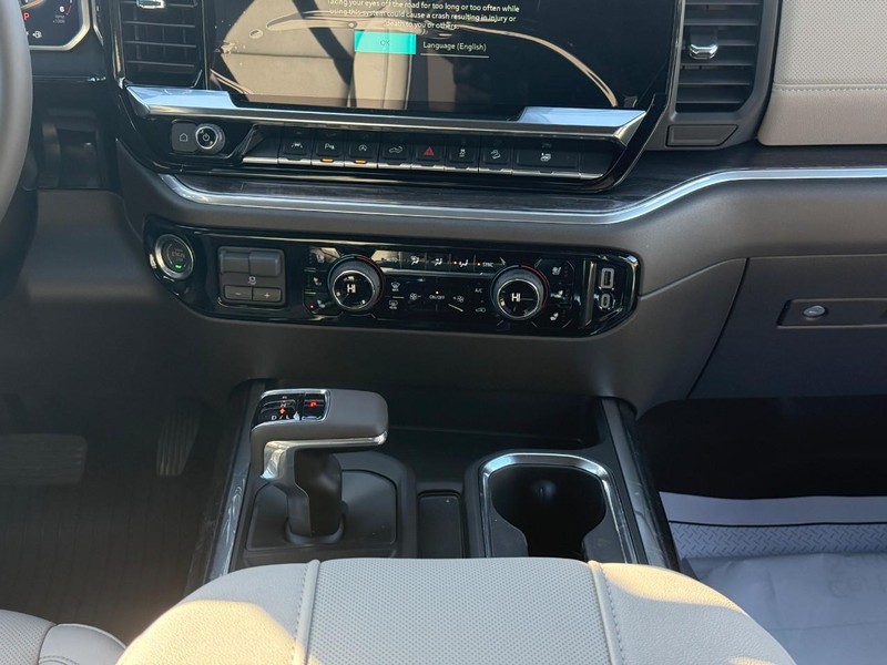 Chevrolet Silverado 1500 Vehicle Full-screen Gallery Image 10