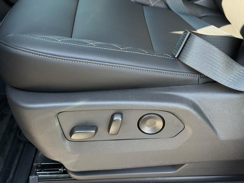 Chevrolet Silverado 1500 Vehicle Full-screen Gallery Image 12