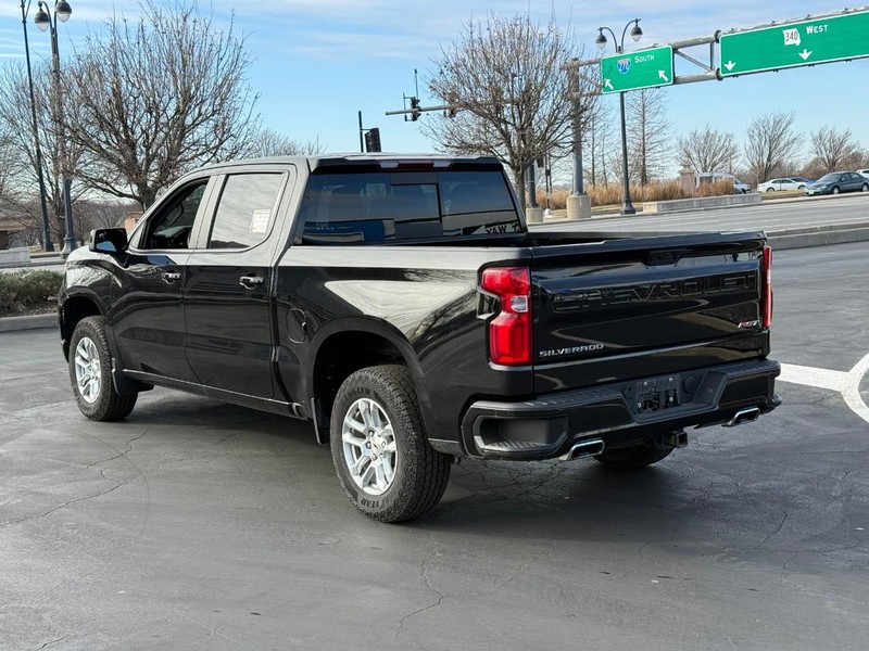 Chevrolet Silverado 1500 Vehicle Full-screen Gallery Image 3