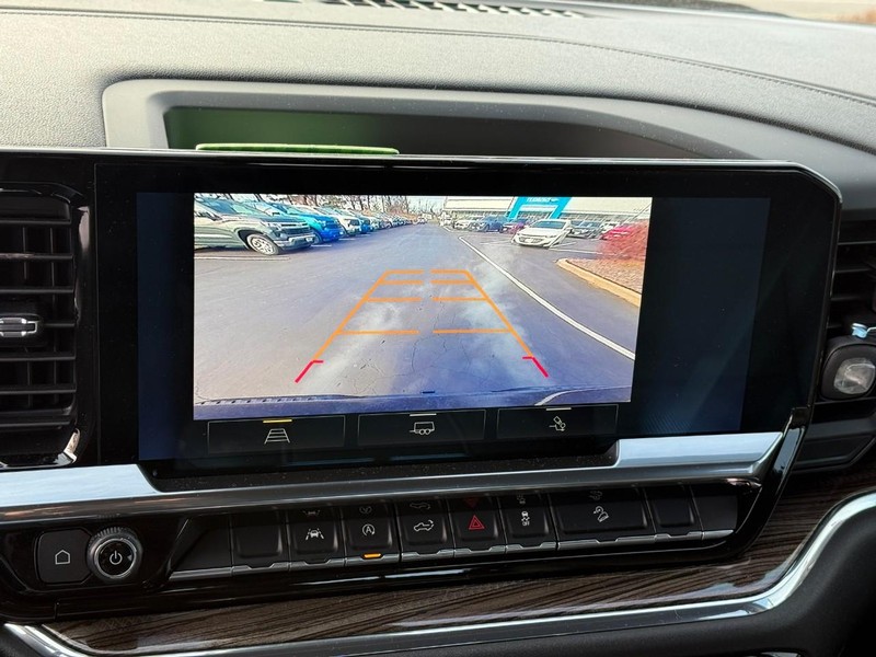 Chevrolet Silverado 1500 Vehicle Full-screen Gallery Image 23