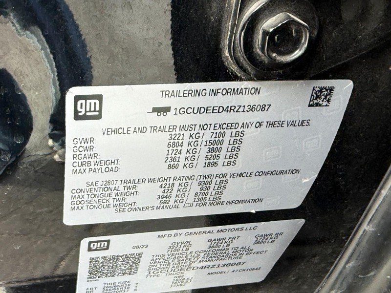 Chevrolet Silverado 1500 Vehicle Full-screen Gallery Image 24