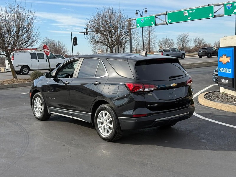 Chevrolet Equinox Vehicle Full-screen Gallery Image 3