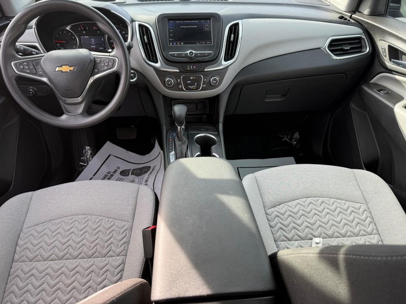 Chevrolet Equinox Vehicle Full-screen Gallery Image 11