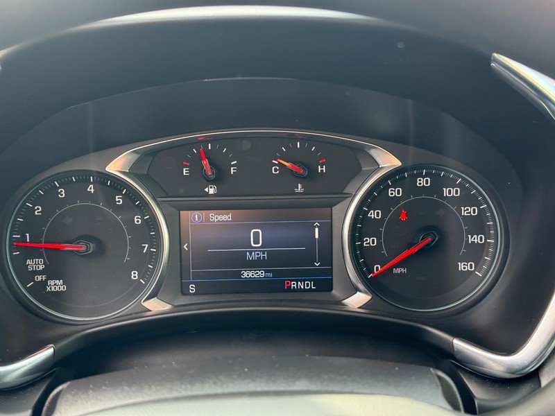 Chevrolet Equinox Vehicle Full-screen Gallery Image 20