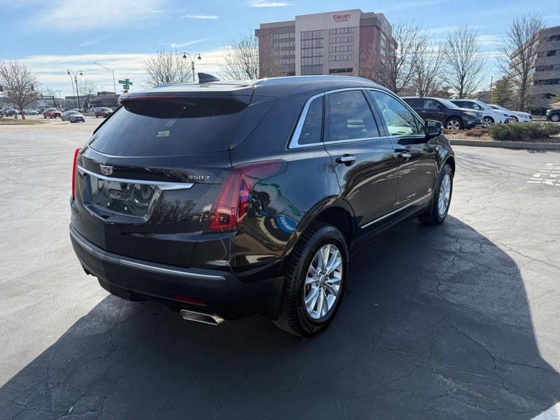Cadillac XT5 Vehicle Full-screen Gallery Image 08