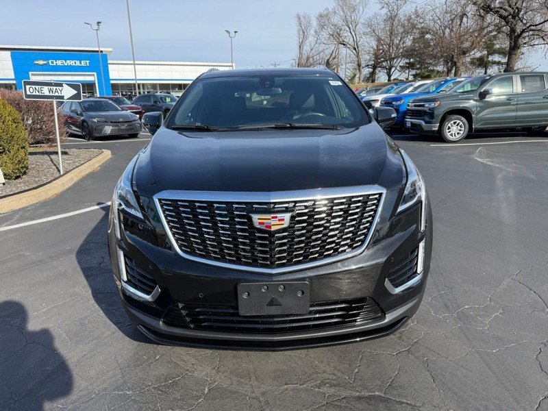 Cadillac XT5 Vehicle Full-screen Gallery Image 10
