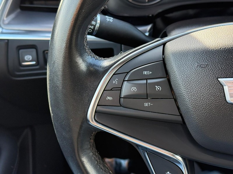 Cadillac XT5 Vehicle Full-screen Gallery Image 20