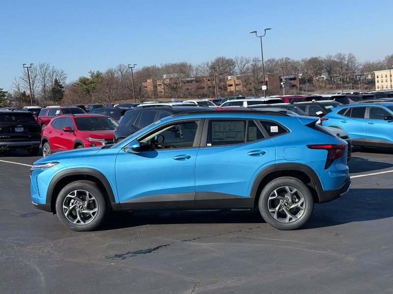 Chevrolet Trax Vehicle Full-screen Gallery Image 2