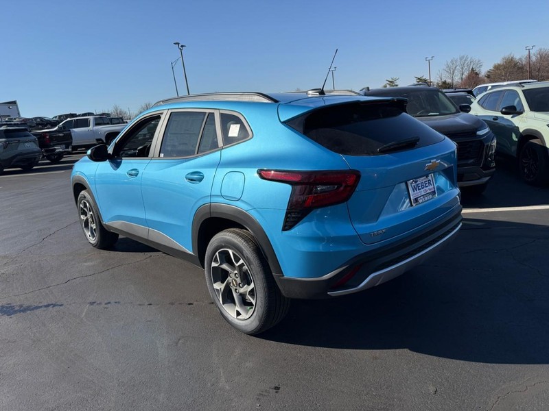 Chevrolet Trax Vehicle Full-screen Gallery Image 3