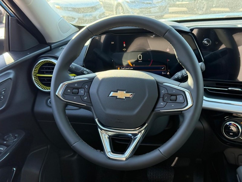 Chevrolet Trax Vehicle Full-screen Gallery Image 8