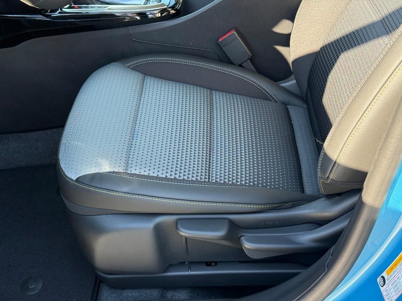 Chevrolet Trax Vehicle Full-screen Gallery Image 13