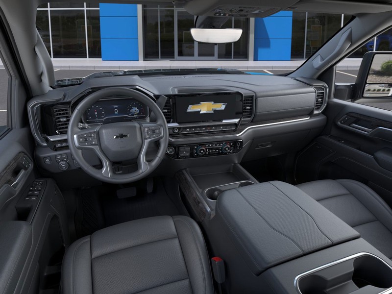 Chevrolet Silverado 2500HD Vehicle Full-screen Gallery Image 15