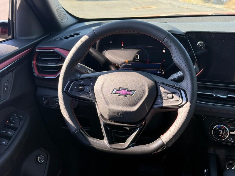 Chevrolet TrailBlazer Vehicle Full-screen Gallery Image 8