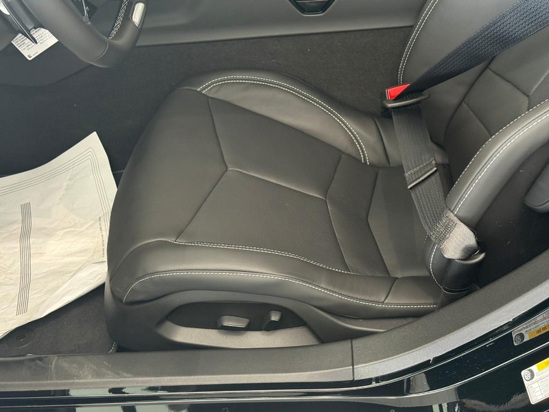 Chevrolet Corvette Vehicle Full-screen Gallery Image 6