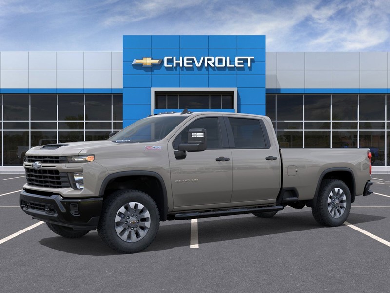 Chevrolet Silverado 2500HD Vehicle Full-screen Gallery Image 2