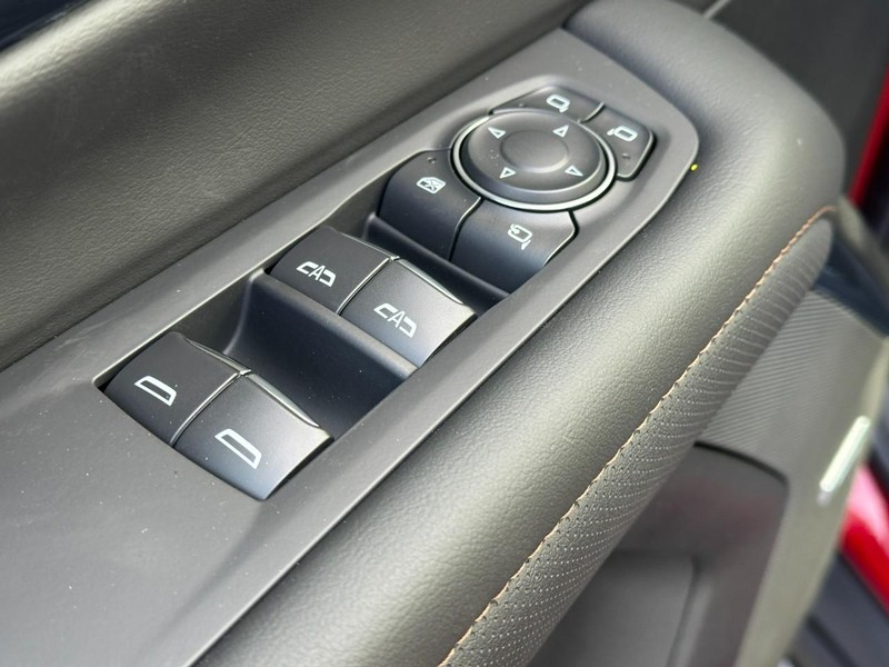 Chevrolet Tahoe Vehicle Full-screen Gallery Image 12