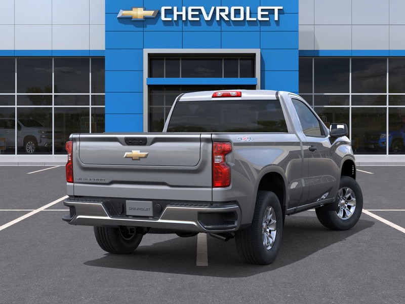 Chevrolet Silverado 1500 Vehicle Full-screen Gallery Image 4