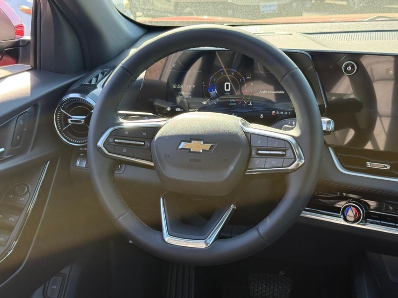 Chevrolet Equinox Vehicle Full-screen Gallery Image 7