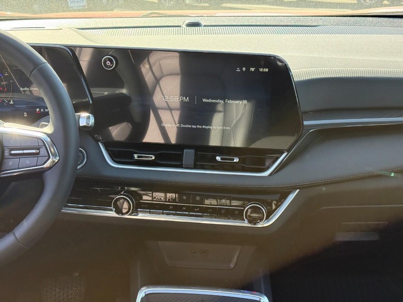 Chevrolet Equinox Vehicle Full-screen Gallery Image 8