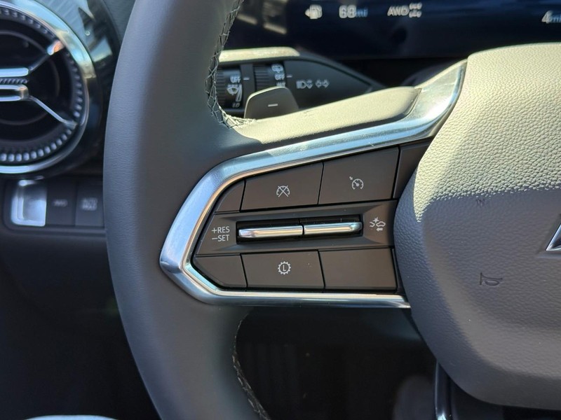 Chevrolet Equinox Vehicle Full-screen Gallery Image 13