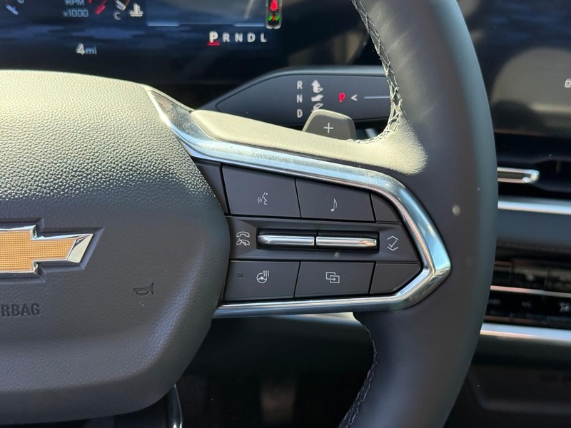 Chevrolet Equinox Vehicle Full-screen Gallery Image 14