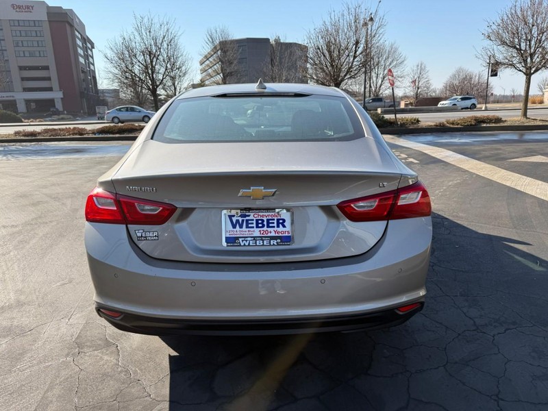 Chevrolet Malibu Vehicle Full-screen Gallery Image 6