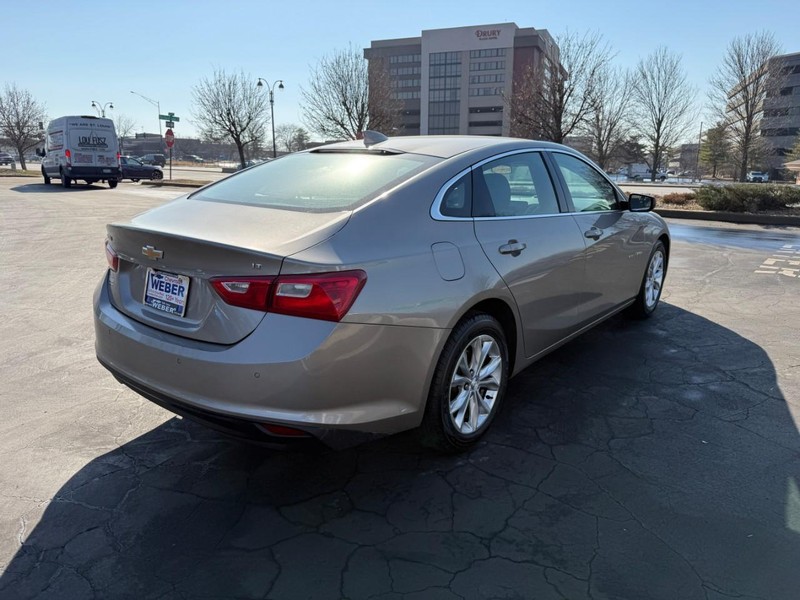 Chevrolet Malibu Vehicle Full-screen Gallery Image 7