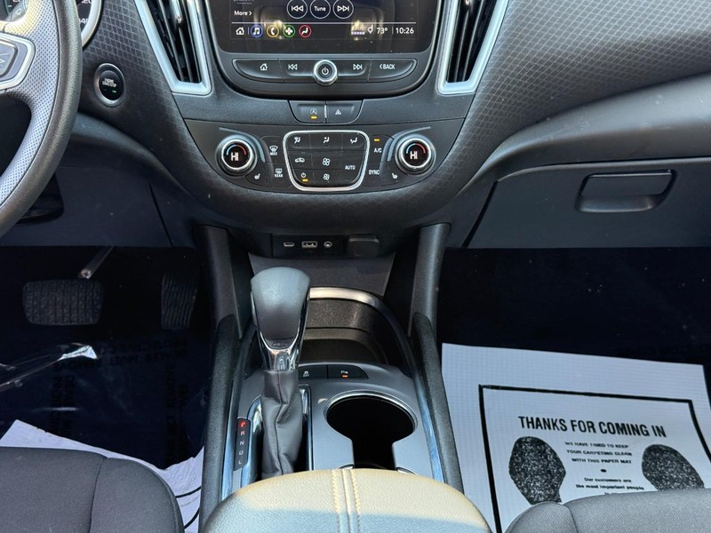 Chevrolet Malibu Vehicle Full-screen Gallery Image 14