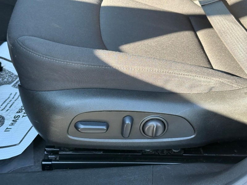 Chevrolet Malibu Vehicle Full-screen Gallery Image 18