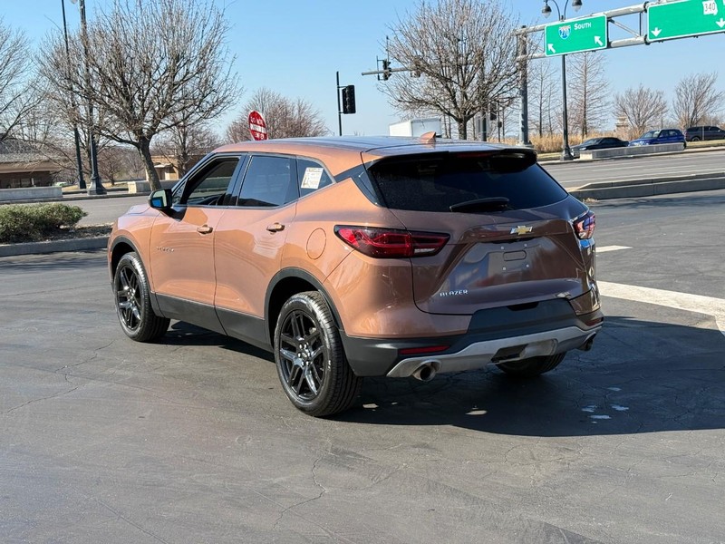 Chevrolet Blazer Vehicle Full-screen Gallery Image 03