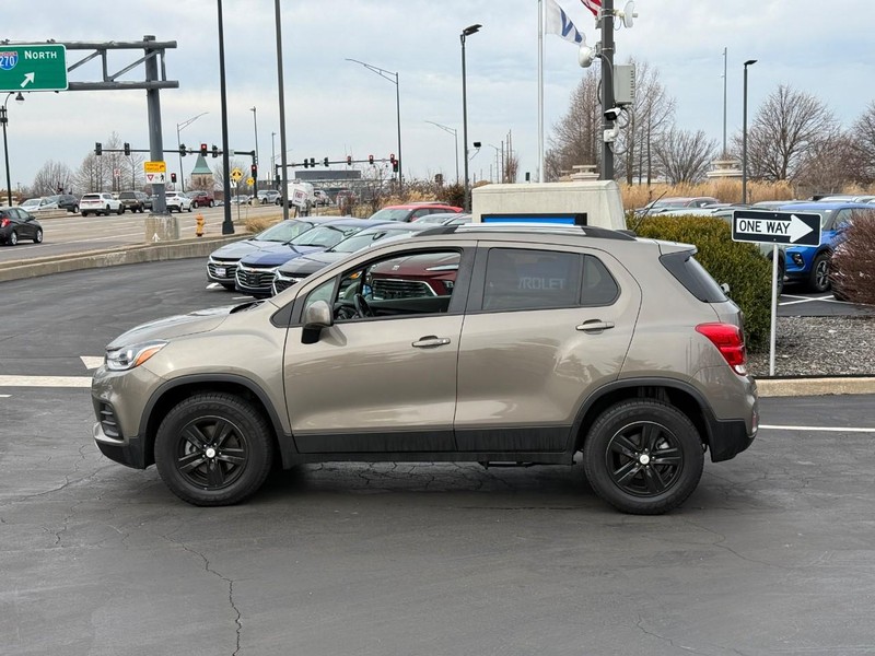 Chevrolet Trax Vehicle Full-screen Gallery Image 2