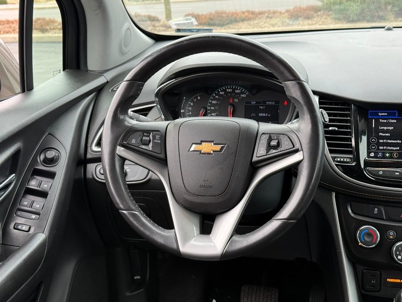 Chevrolet Trax Vehicle Full-screen Gallery Image 13