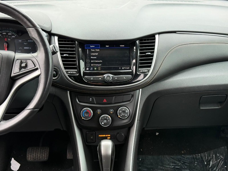 Chevrolet Trax Vehicle Full-screen Gallery Image 14