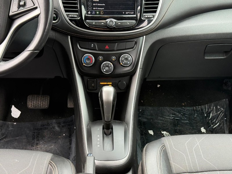 Chevrolet Trax Vehicle Full-screen Gallery Image 15