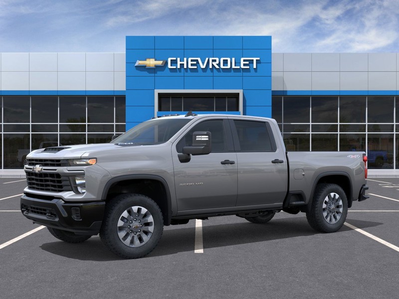 Chevrolet Silverado 2500HD Vehicle Full-screen Gallery Image 2