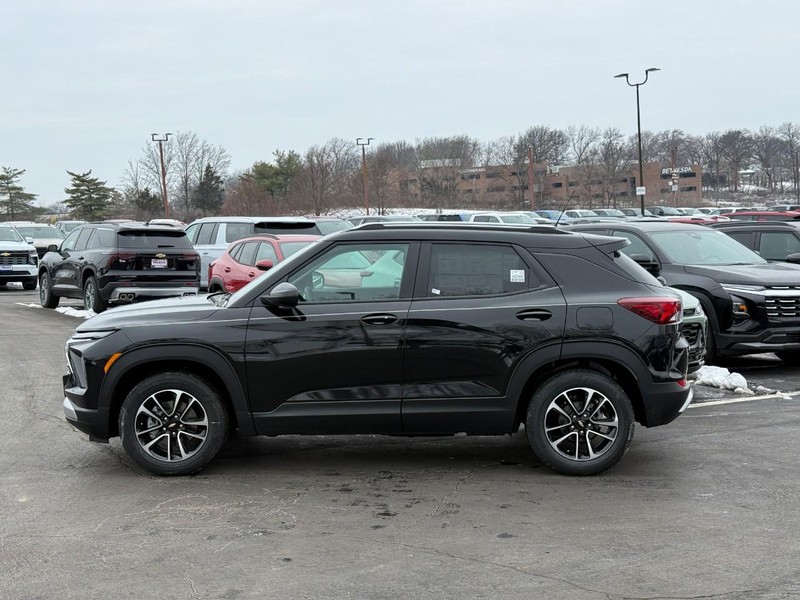 Chevrolet TrailBlazer Vehicle Full-screen Gallery Image 2