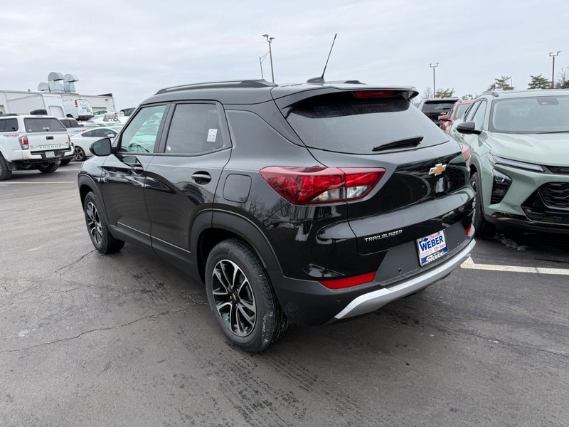 Chevrolet TrailBlazer Vehicle Full-screen Gallery Image 3