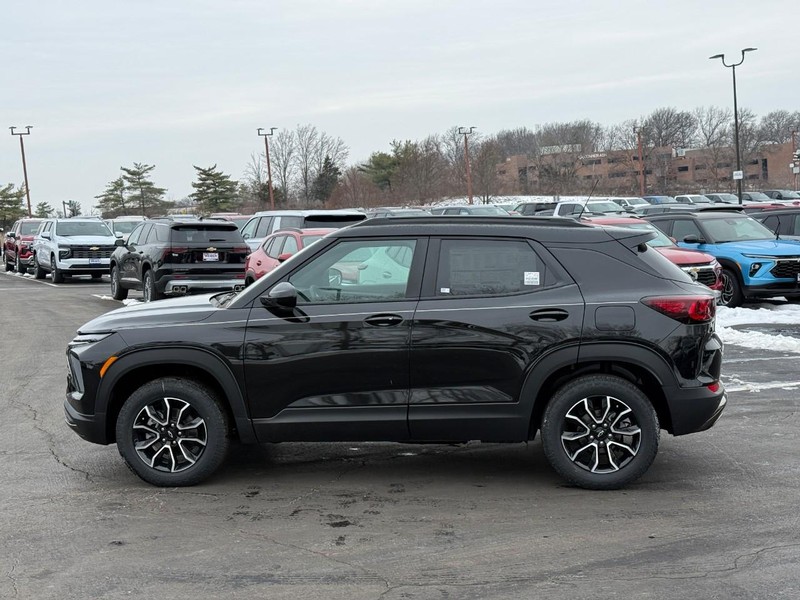 Chevrolet TrailBlazer Vehicle Full-screen Gallery Image 2