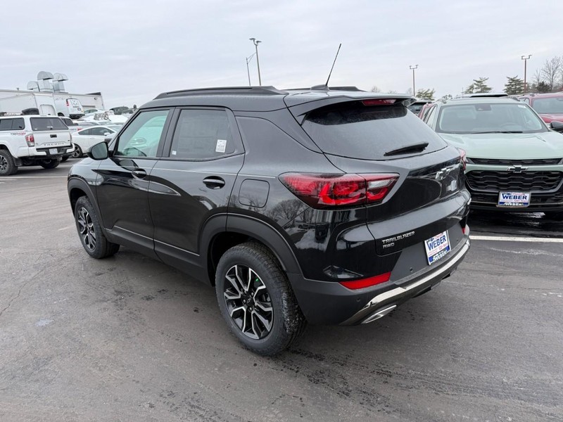 Chevrolet TrailBlazer Vehicle Full-screen Gallery Image 3