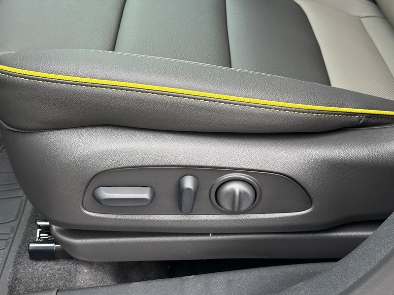 Chevrolet TrailBlazer Vehicle Full-screen Gallery Image 12