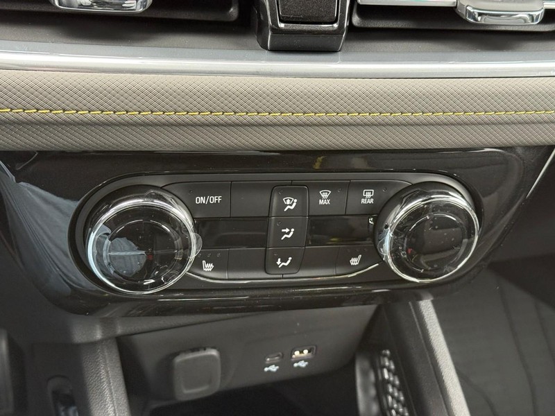 Chevrolet TrailBlazer Vehicle Full-screen Gallery Image 16