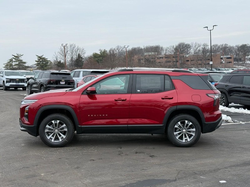 Chevrolet Equinox Vehicle Full-screen Gallery Image 2