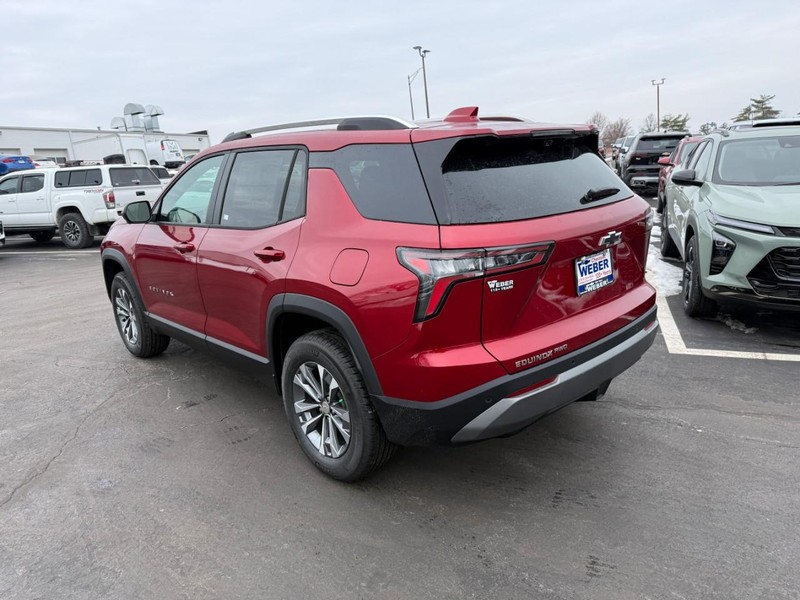Chevrolet Equinox Vehicle Full-screen Gallery Image 3
