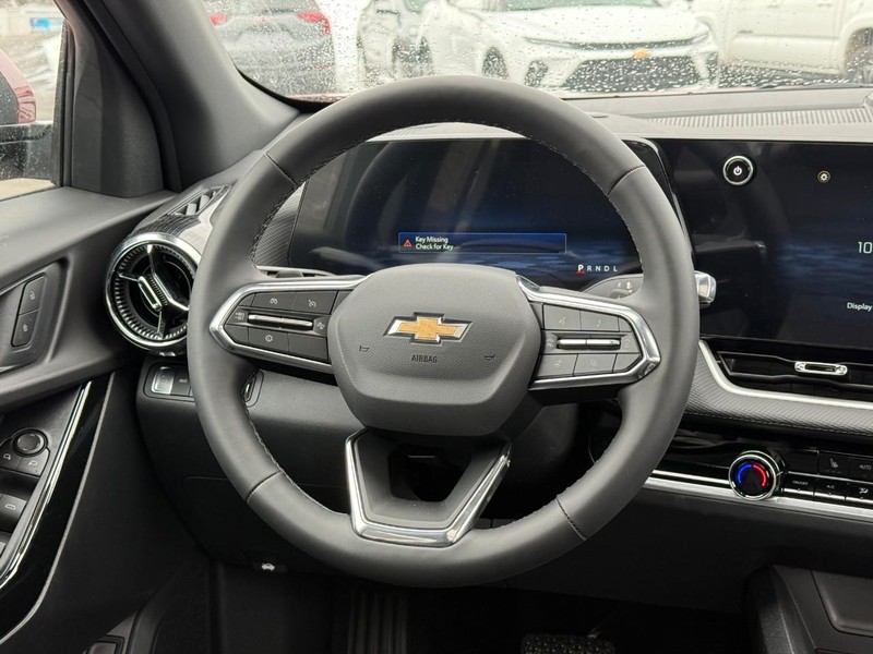 Chevrolet Equinox Vehicle Full-screen Gallery Image 7