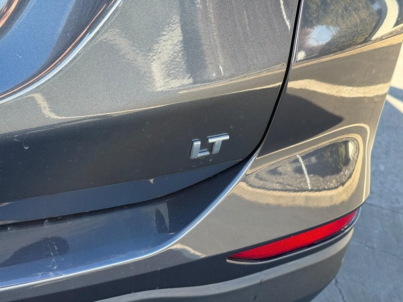 Chevrolet Equinox Vehicle Full-screen Gallery Image 5